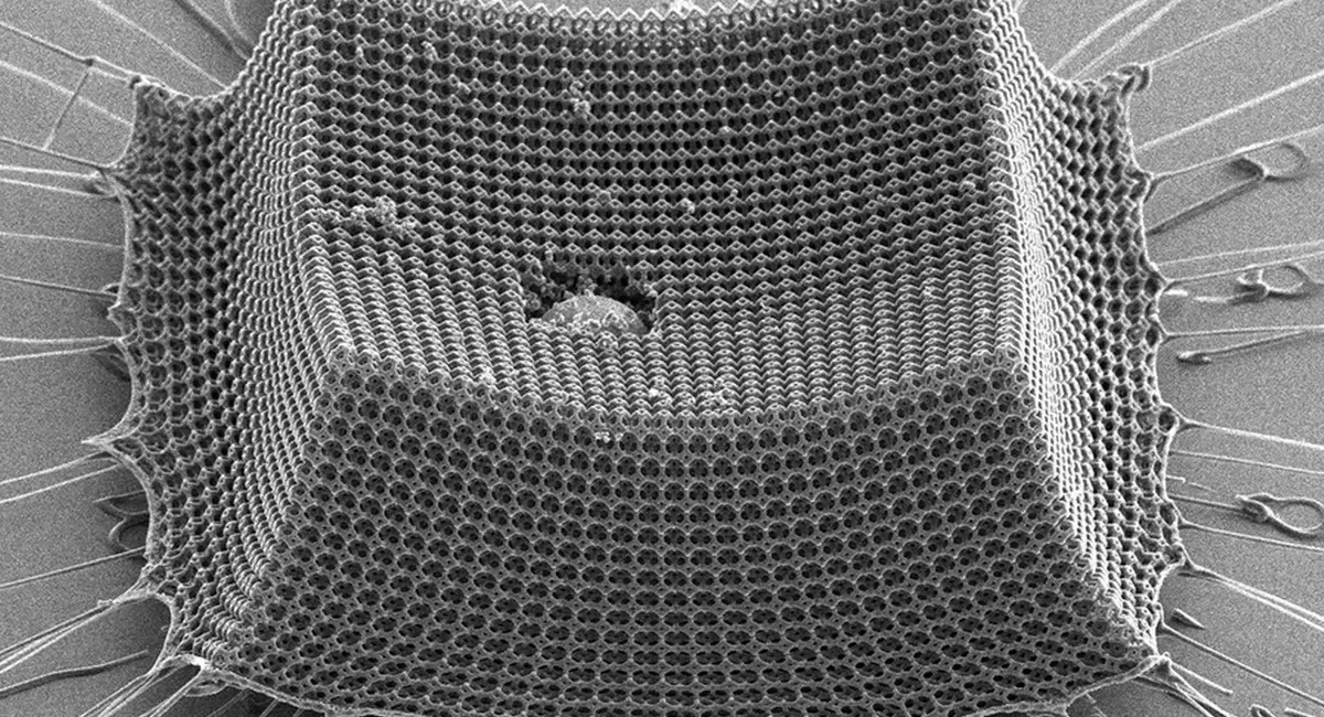 Nanomaterijal, tanji od vlasi kose, kojem ni kevlar ni čelik ne mogu ništa